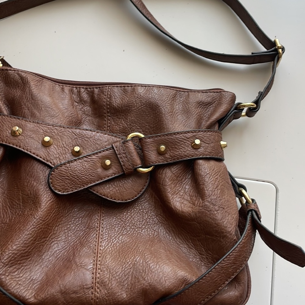 Cosmopolitan Shoulder Bag View 3